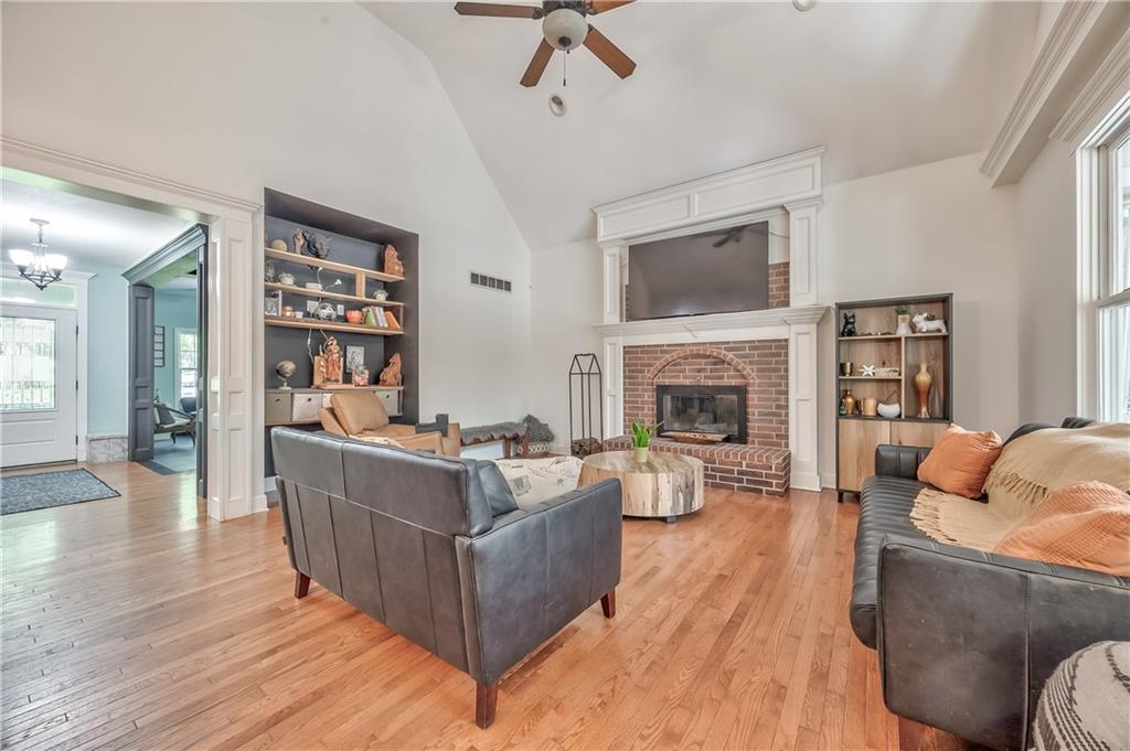 Photo 6 of 417 NW 1851 Road