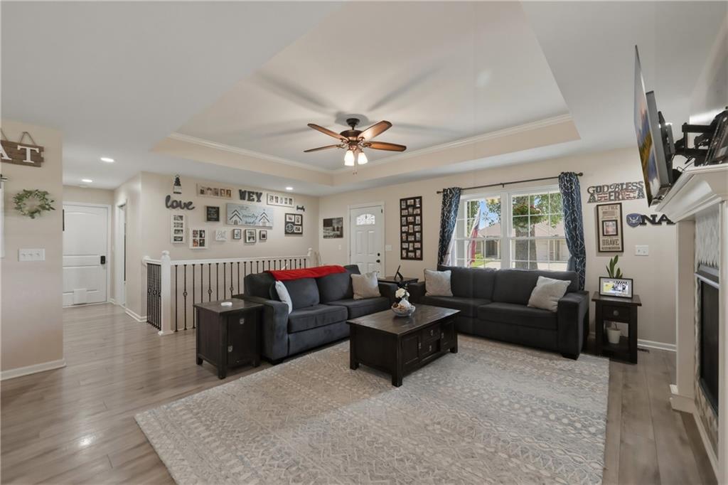 Photo 4 of 302 S Peach Tree Avenue