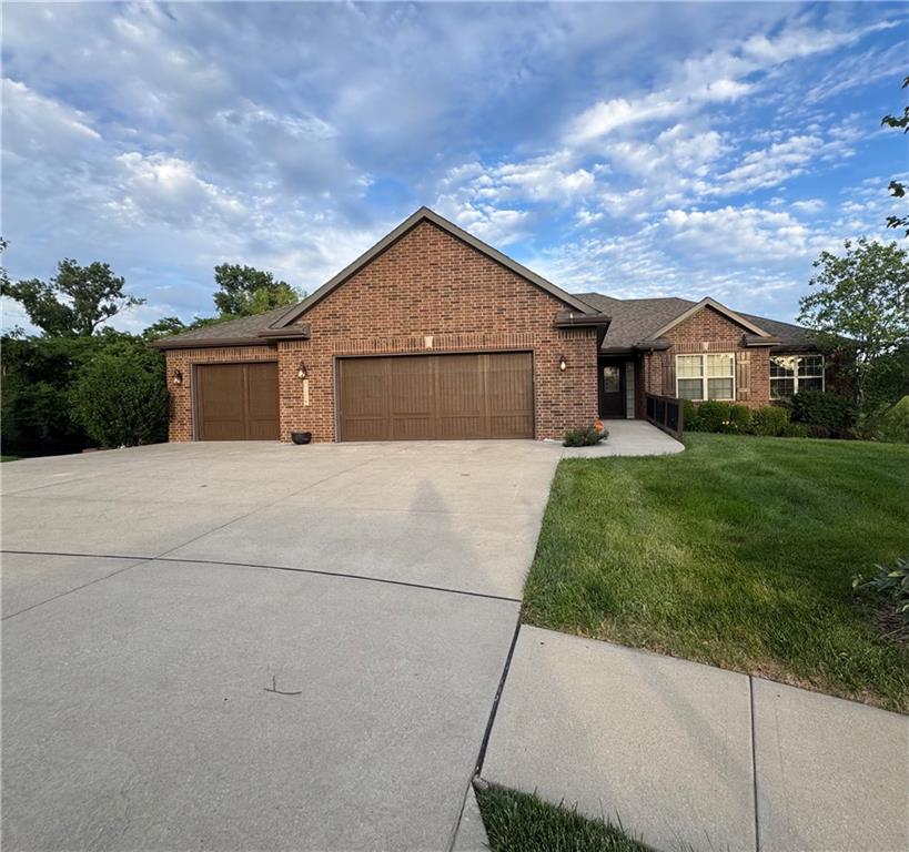 Photo of 3109 N 109th Terrace