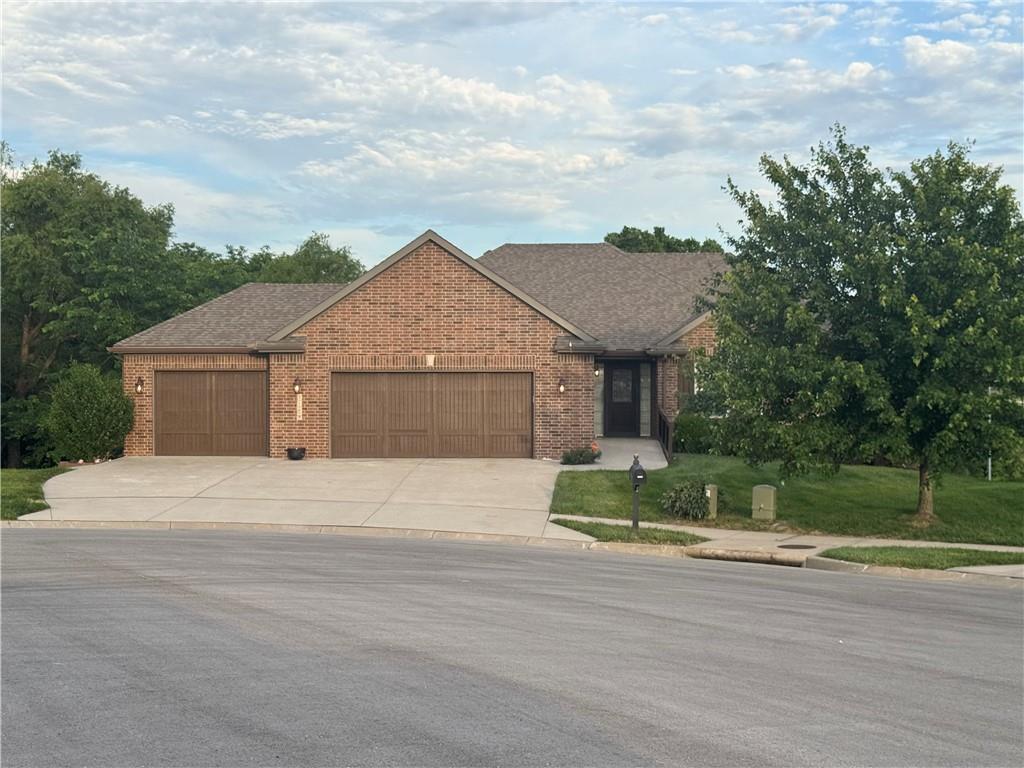 Photo 2 of 3109 N 109th Terrace