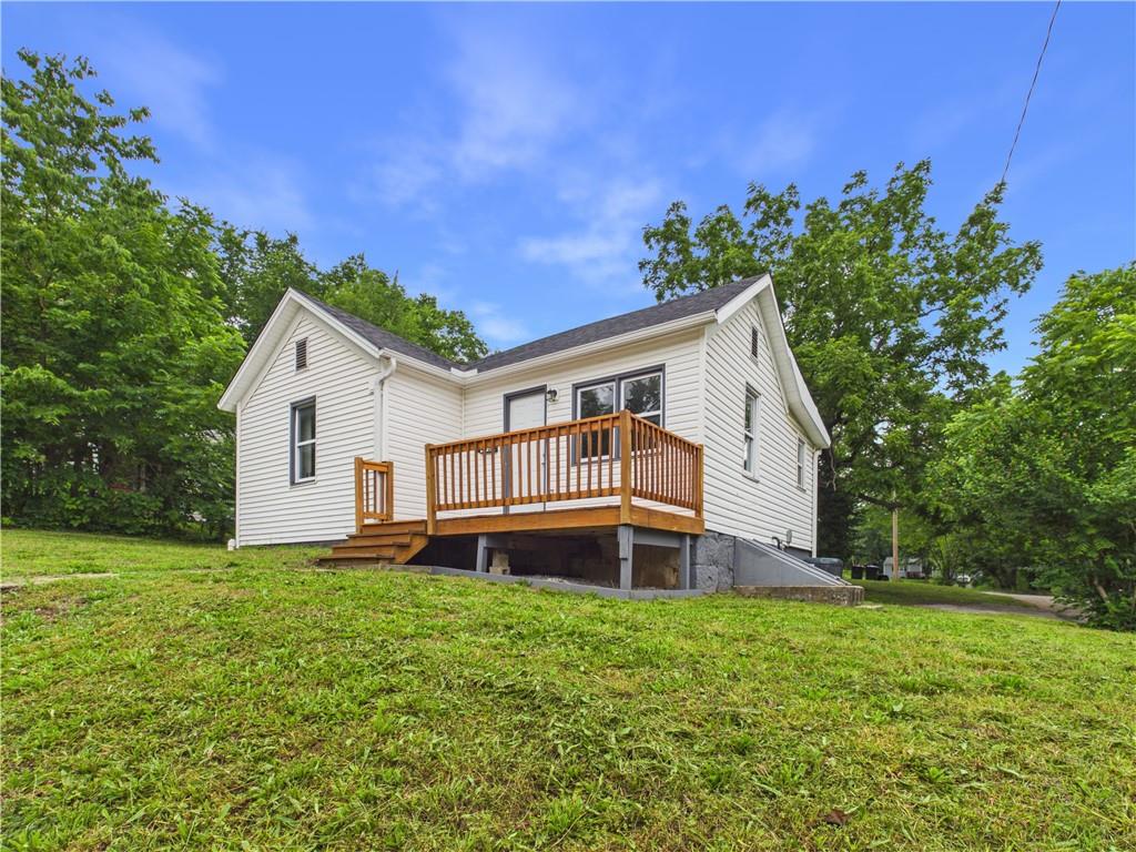 Photo 3 of 409 W Culton Street
