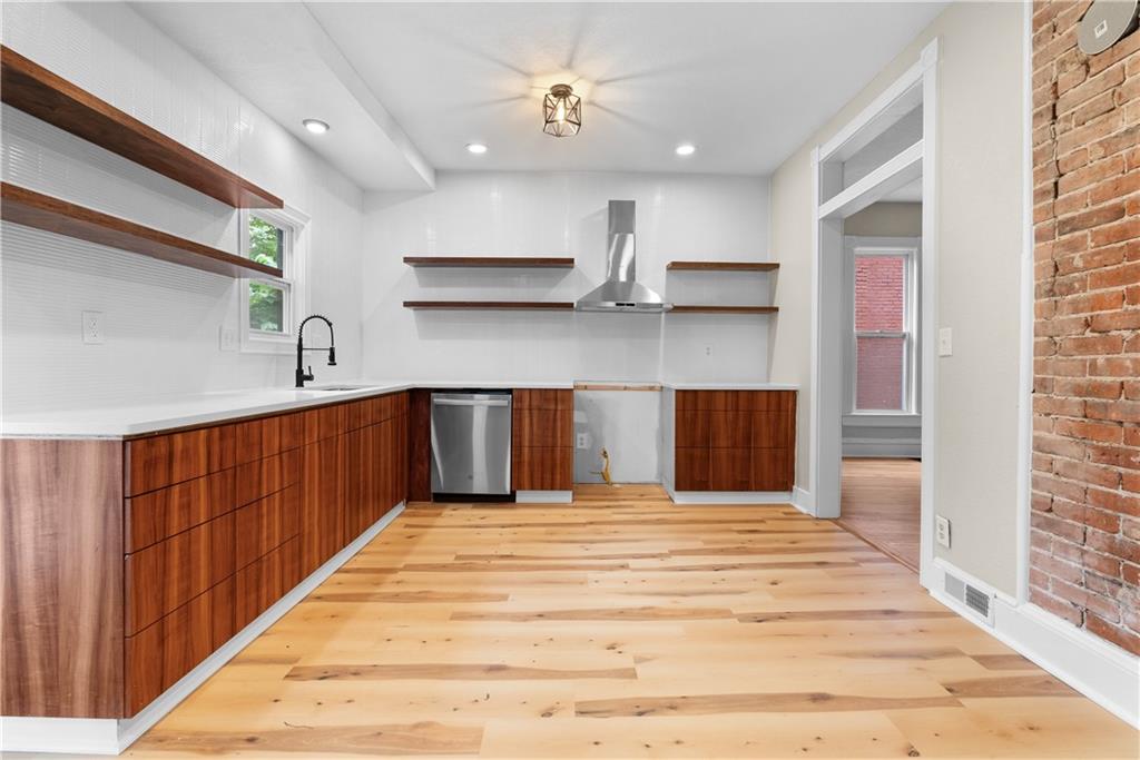Photo 2 of 505 GARFIELD Avenue