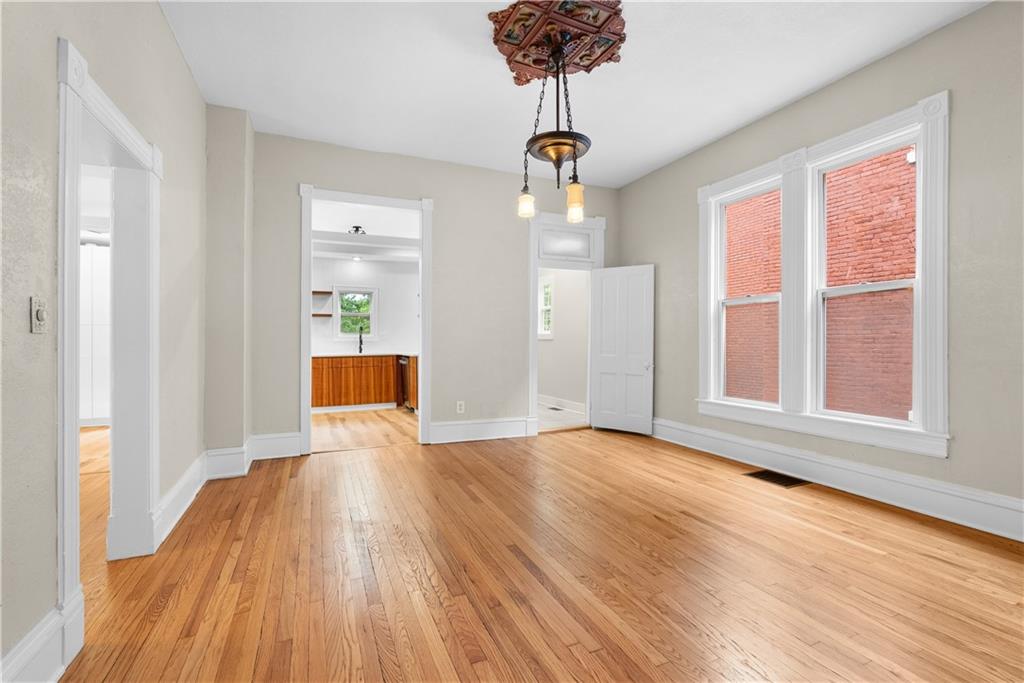 Photo 7 of 505 GARFIELD Avenue