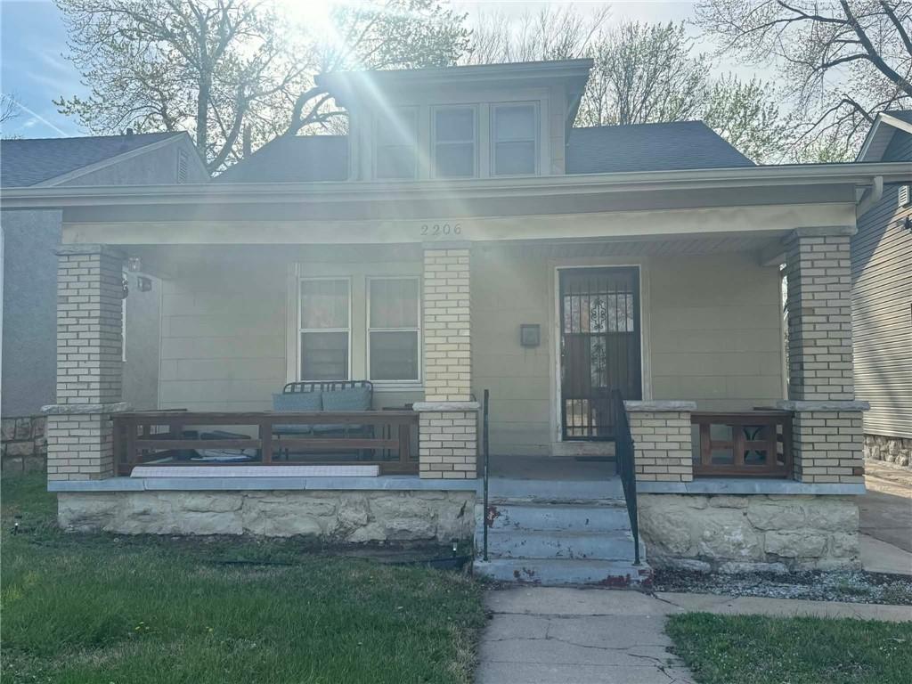 Photo of 2206 Oakley Avenue