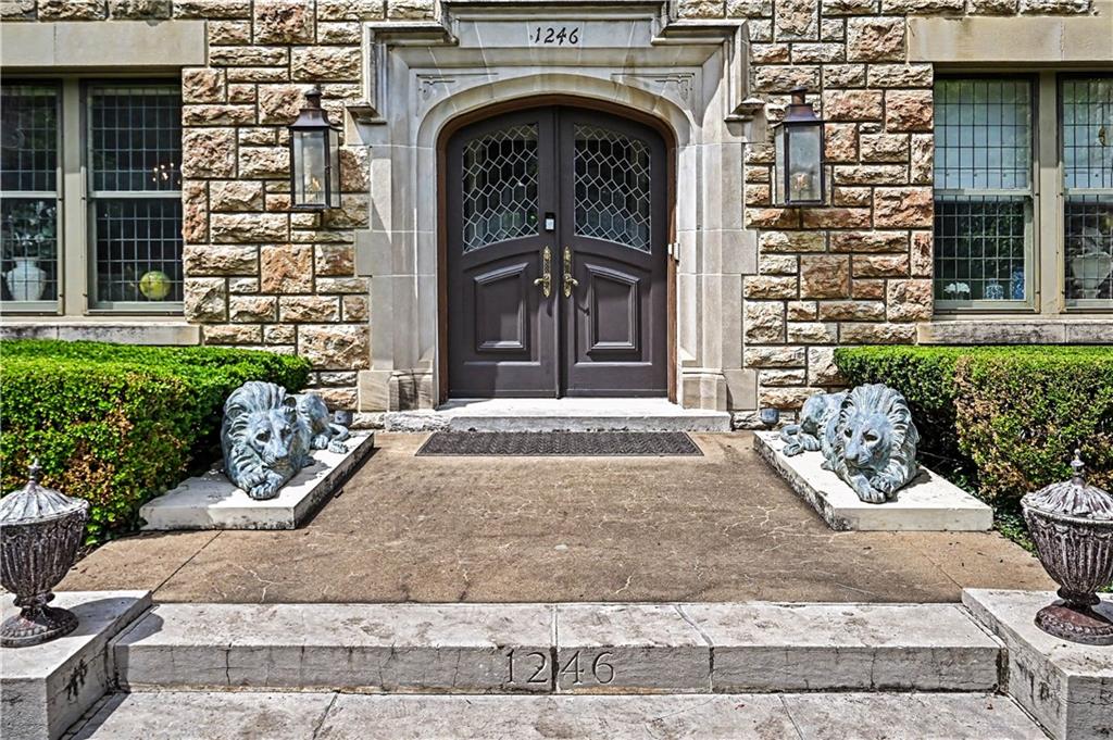Photo 2 of 1246 W 59th Street