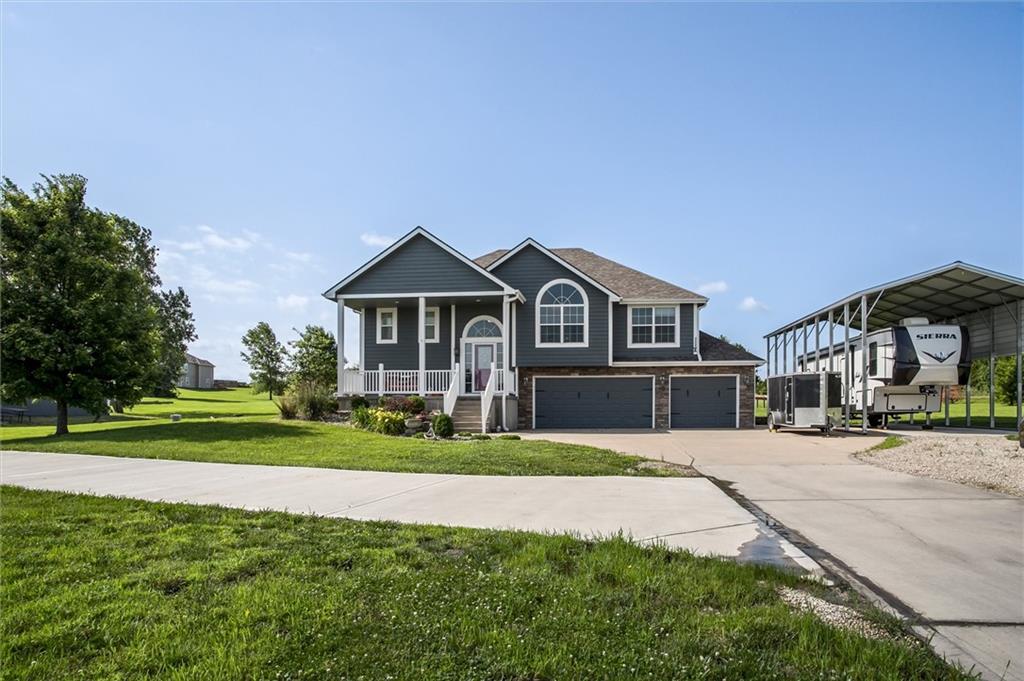 Photo of 16963 Auburn Court