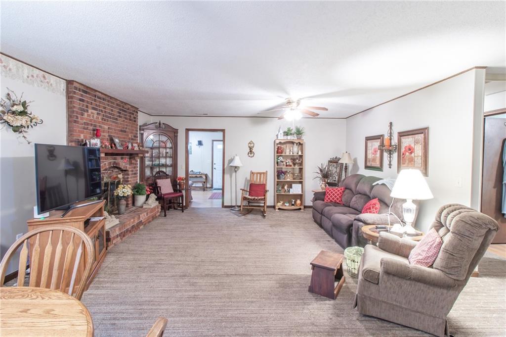 Photo 5 of 403 W Chestnut Street