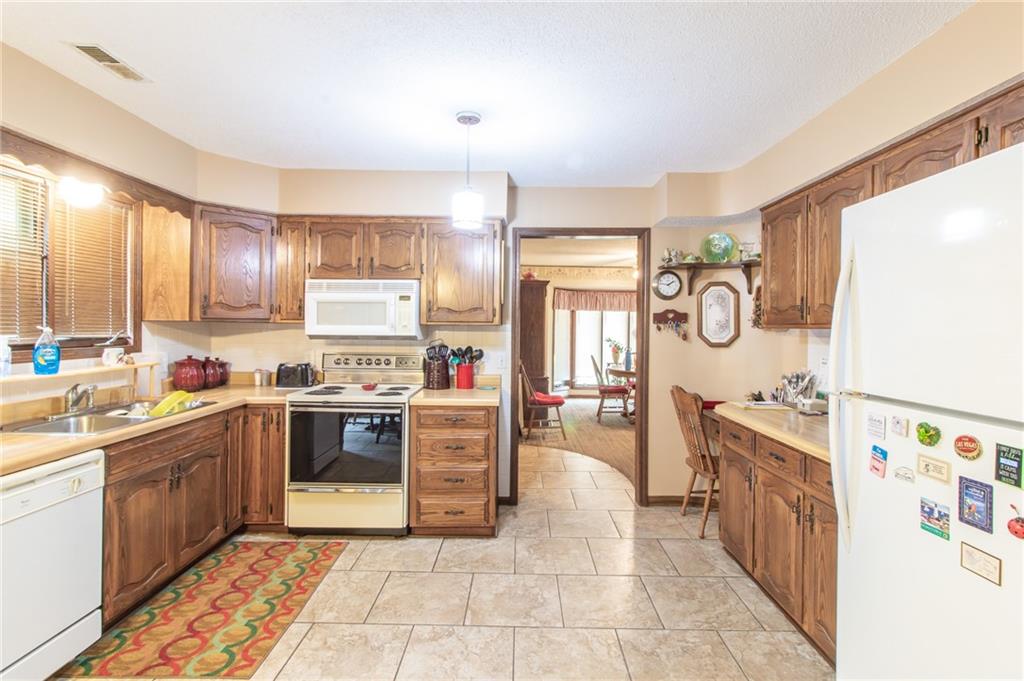 Photo 6 of 403 W Chestnut Street