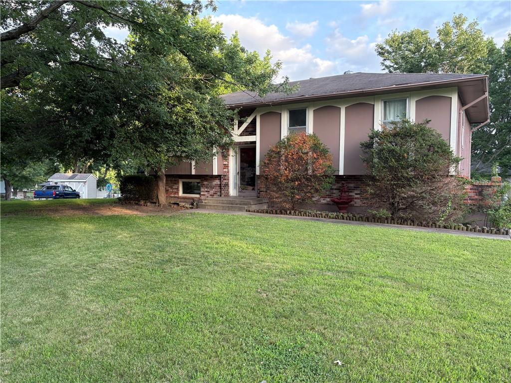 Photo 3 of 1404 NW Sandalwood Court