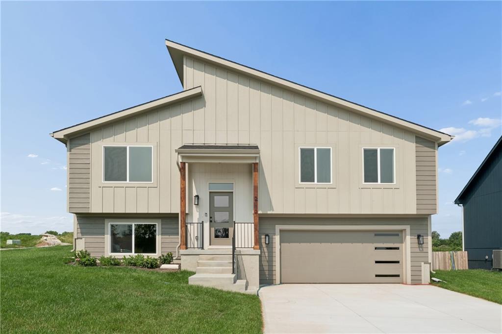 Photo of 2112 SE Oak Ridge Drive