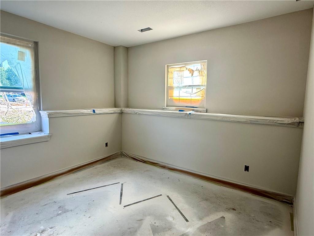 Photo 3 of 1110 Oak Ridge Street