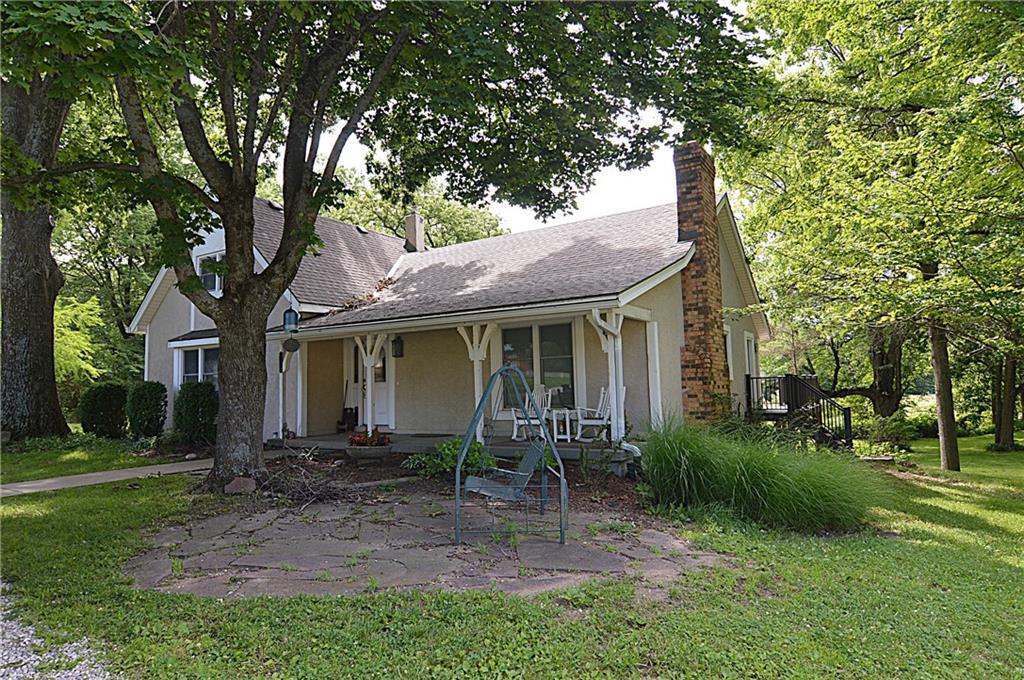Photo 3 of 13905 Leavenworth Road
