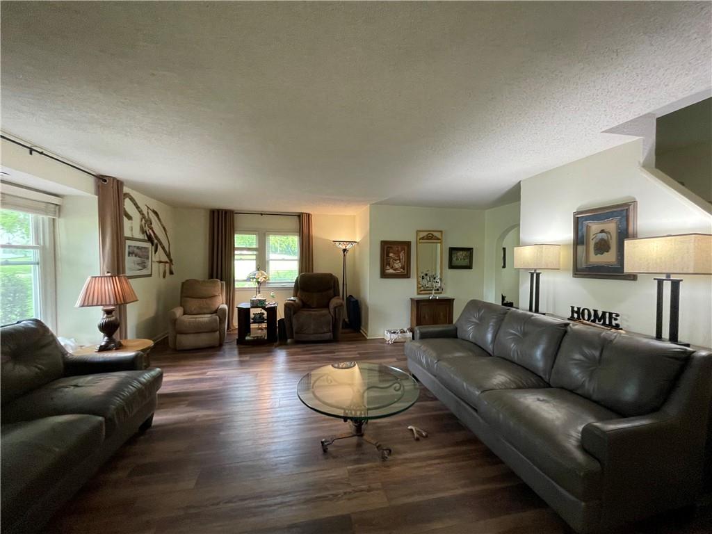 Photo 4 of 13905 Leavenworth Road