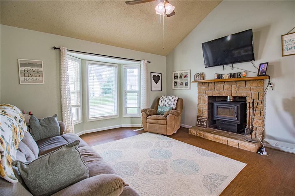 Photo 4 of 504 Dogwood Drive