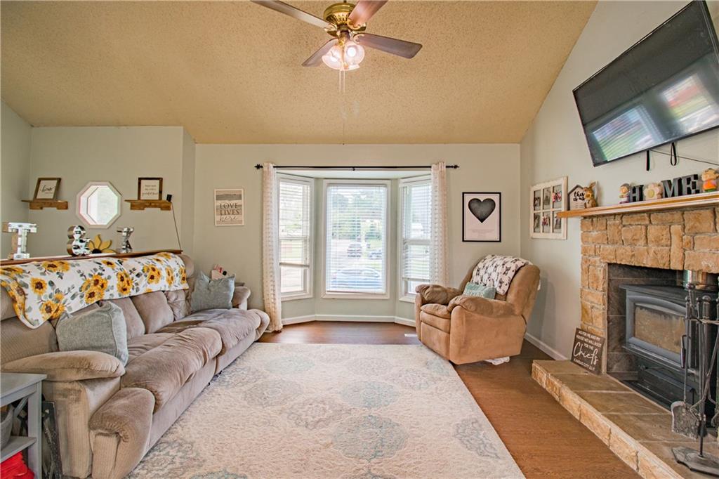 Photo 5 of 504 Dogwood Drive