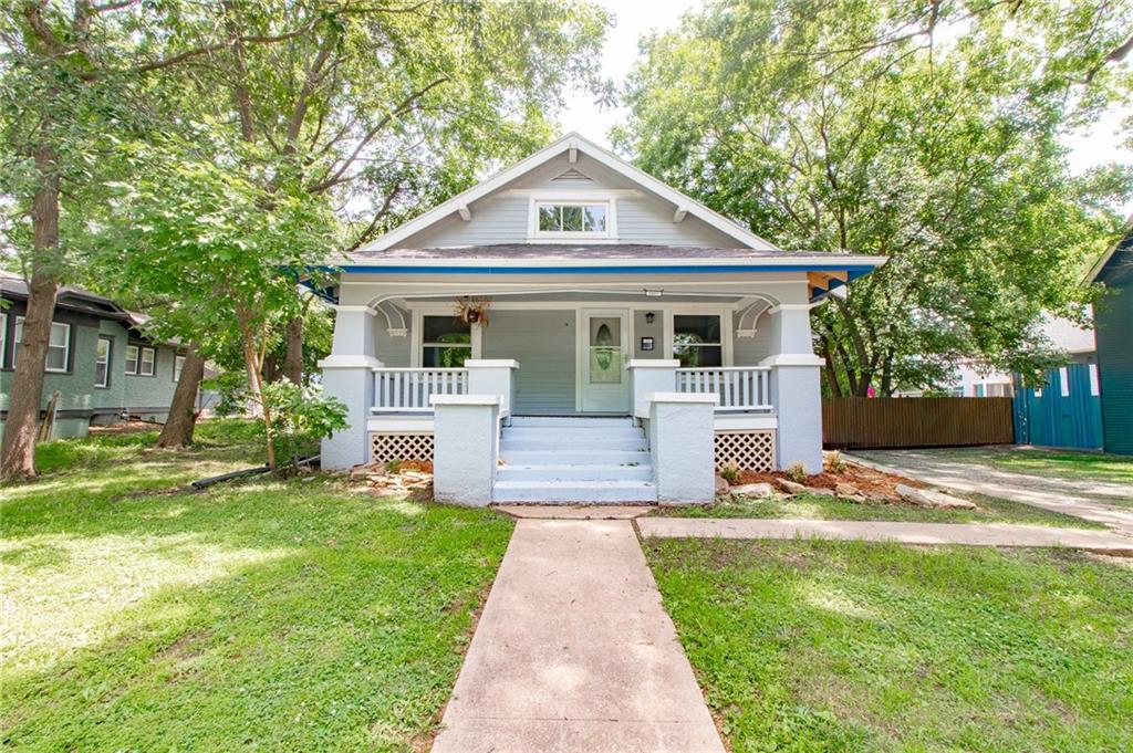 Photo 2 of 1007 S Independence Street