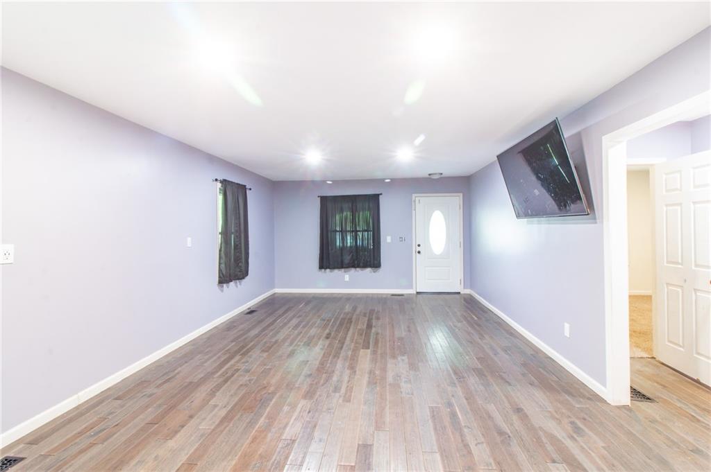 Photo 4 of 1007 S Independence Street