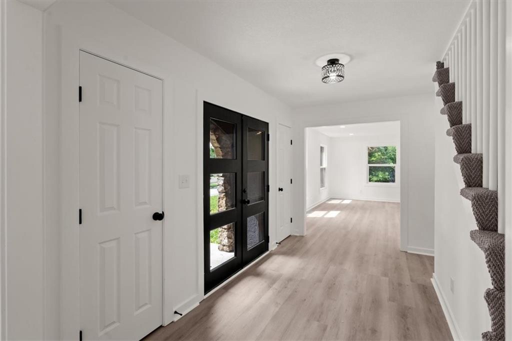 Photo 4 of 307 S Sunset Lane