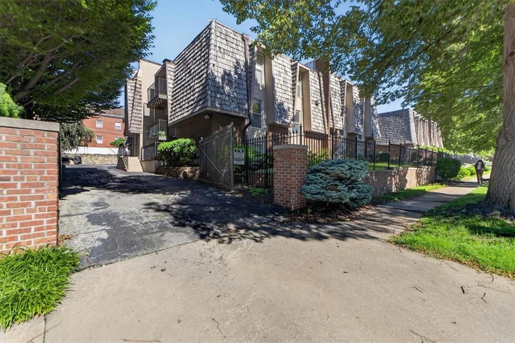 Photo 4 of 3608 Gillham Road #26