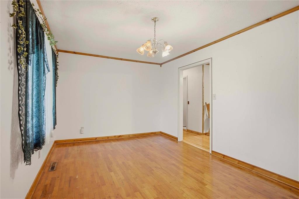 Photo 5 of 818 N Houston Street