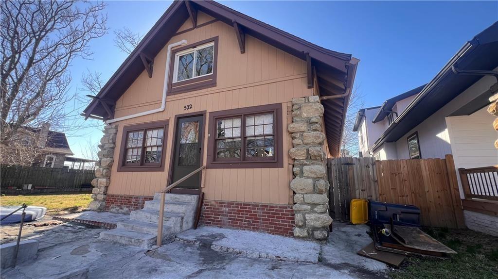 Photo 2 of 522 Kensington Avenue