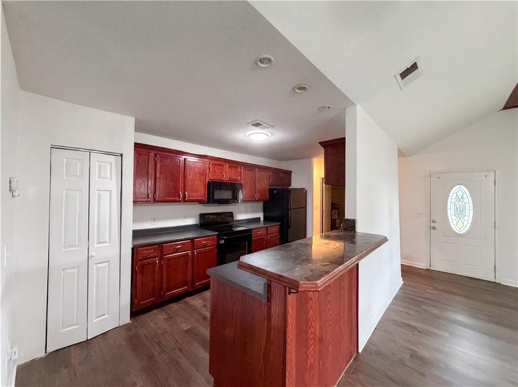 Photo 7 of 905 S Butler Terrace