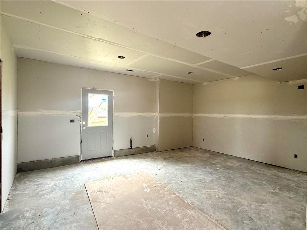 Photo 3 of 10148 N Brighton Avenue