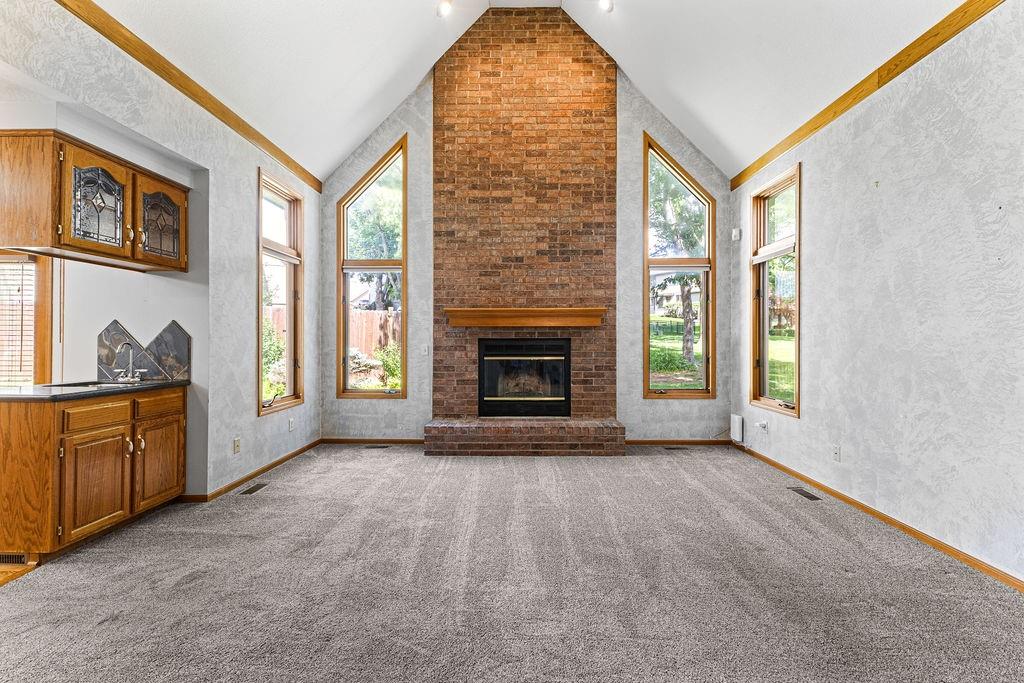 Photo 6 of 403 N Leonard Road
