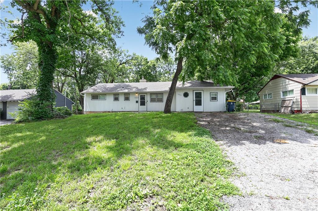 Photo 5 of 7802 E 112 Street