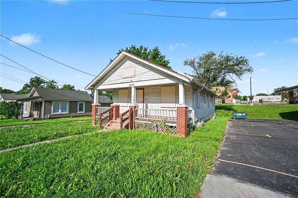 Photo 3 of 3070 N 33rd Street