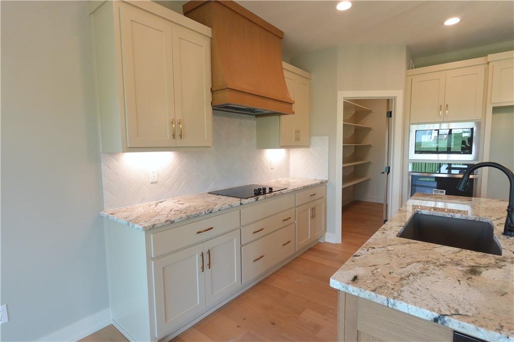 Photo 5 of 12720 NW Larkspur Lane