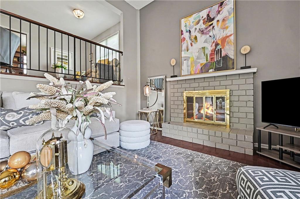 Photo 5 of 10216 LOCUST Street