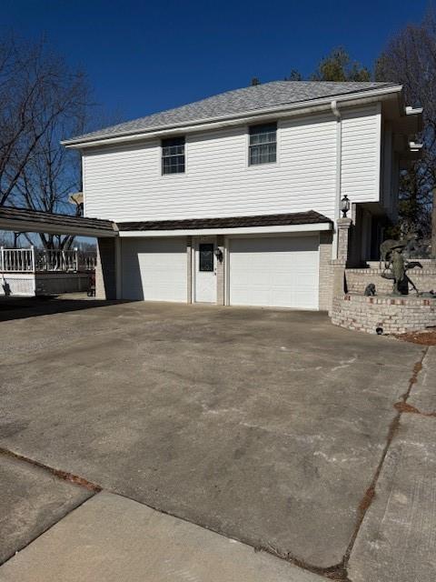 Photo 4 of 802 E Concord Drive