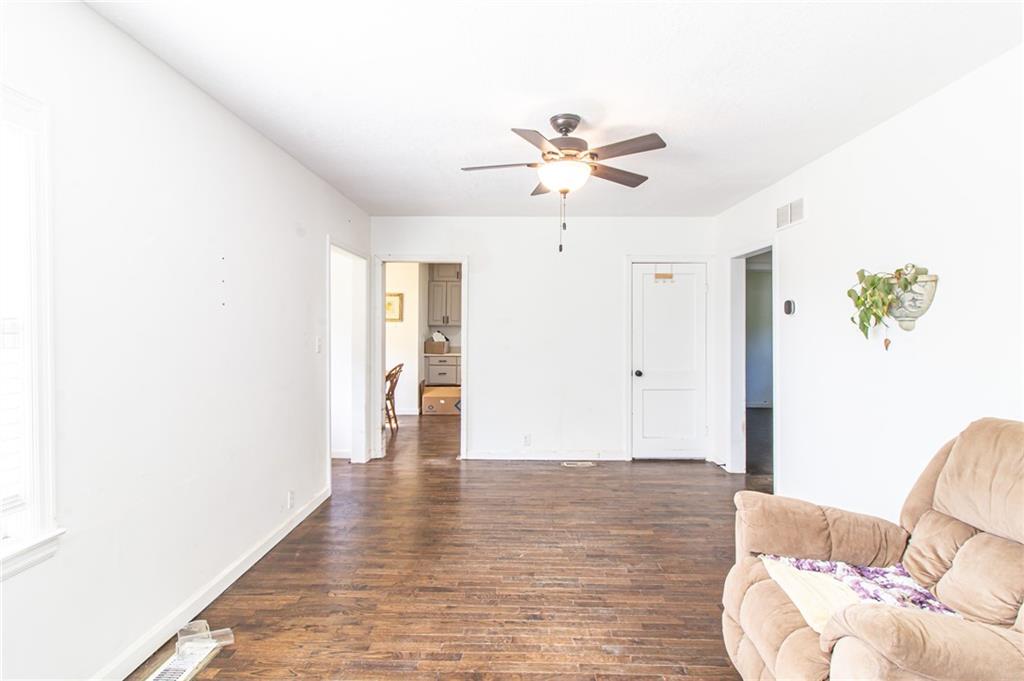 Photo 5 of 122 S Campbell Street