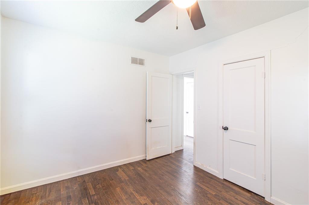 Photo 7 of 122 S Campbell Street