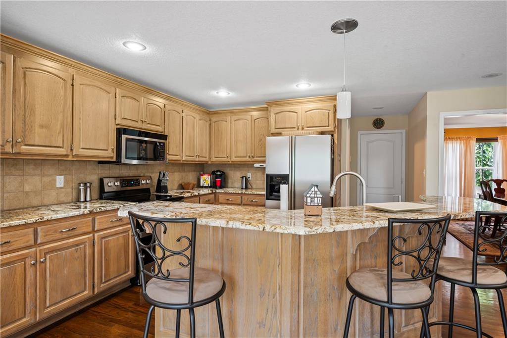 Photo 7 of 4212 NE Suwannee Drive