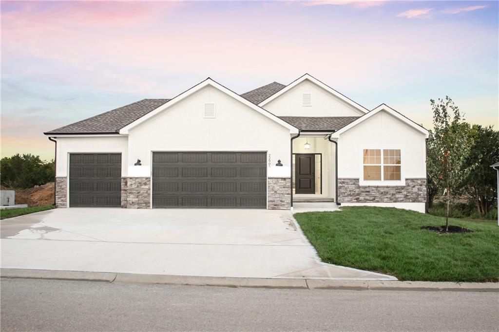 Photo of 22912 S Ridgeview Drive in Peculiar, MO