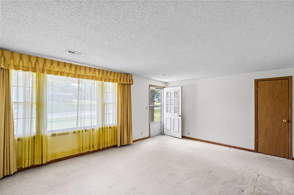 Photo 4 of 503 Hallar Avenue