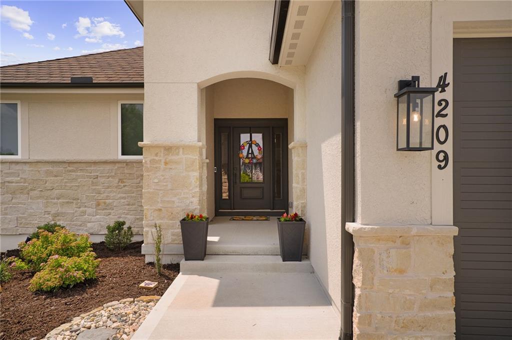 Photo 4 of 4209 NE Hideaway Drive
