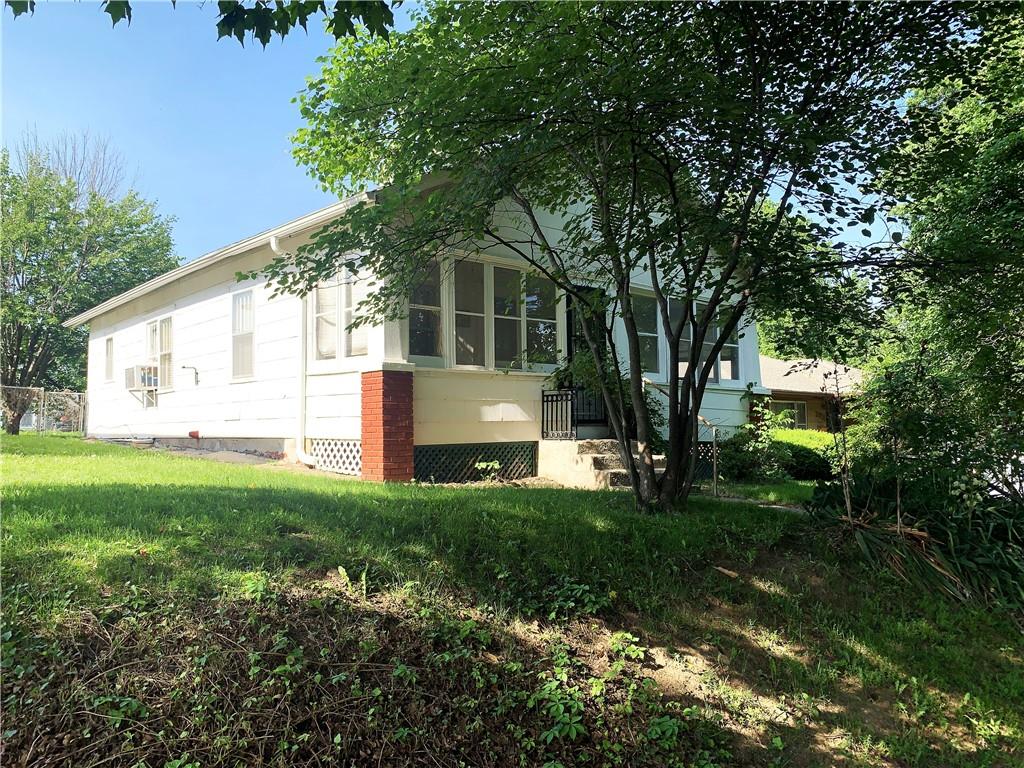 Photo of 3329 Duncan Street