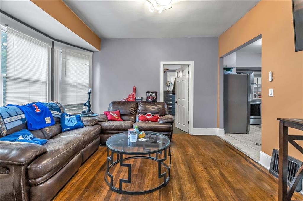 Photo 6 of 4024 Montgall Avenue