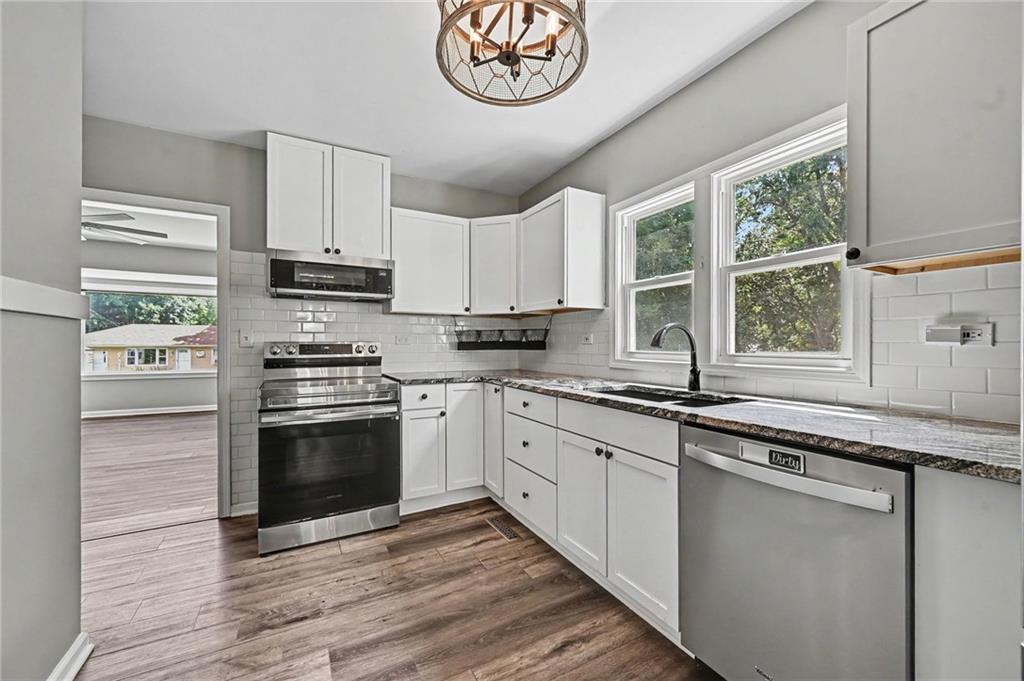 Photo 5 of 210 Dewey Avenue