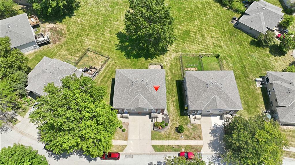 Photo 3 of 8669 N Hull Avenue