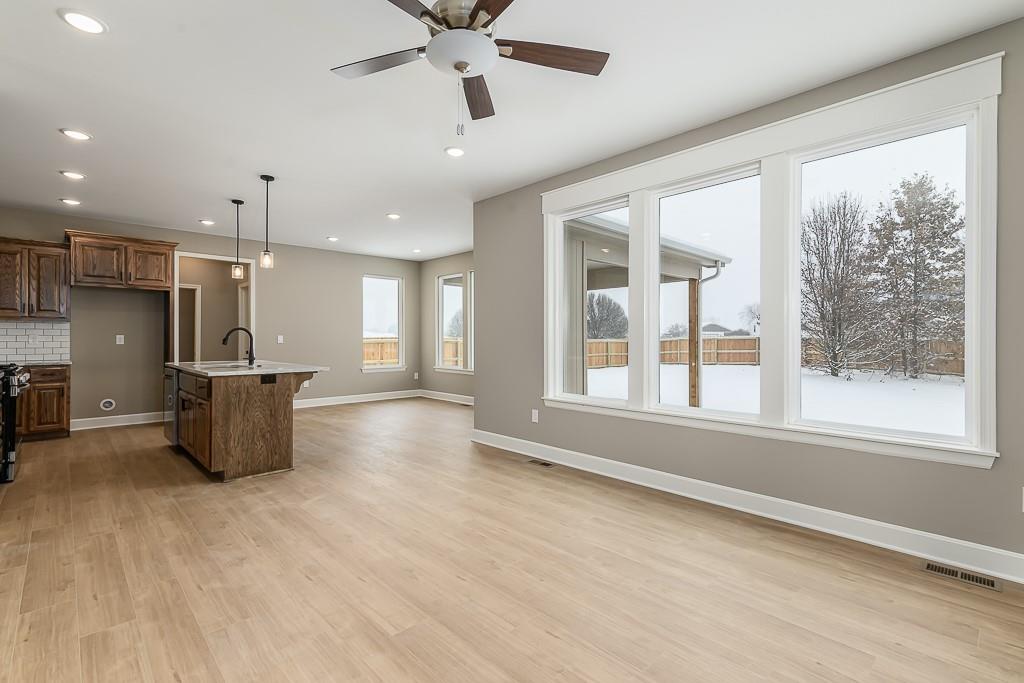 Photo 4 of 15604 Austin Court
