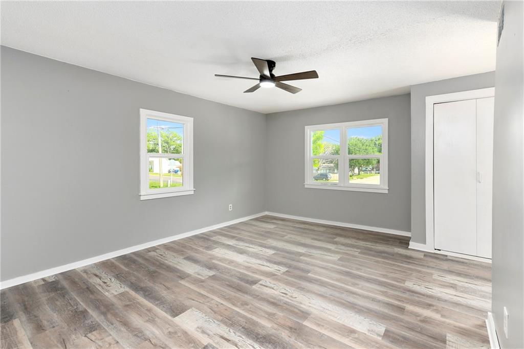Photo 5 of 111 E Dryden Street