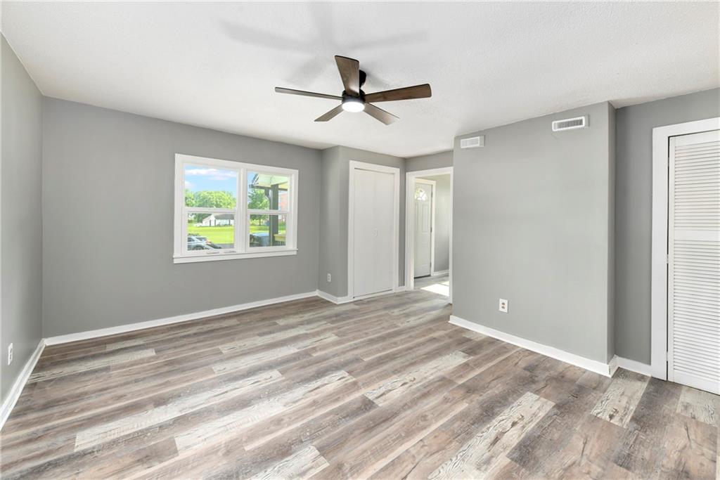 Photo 6 of 111 E Dryden Street