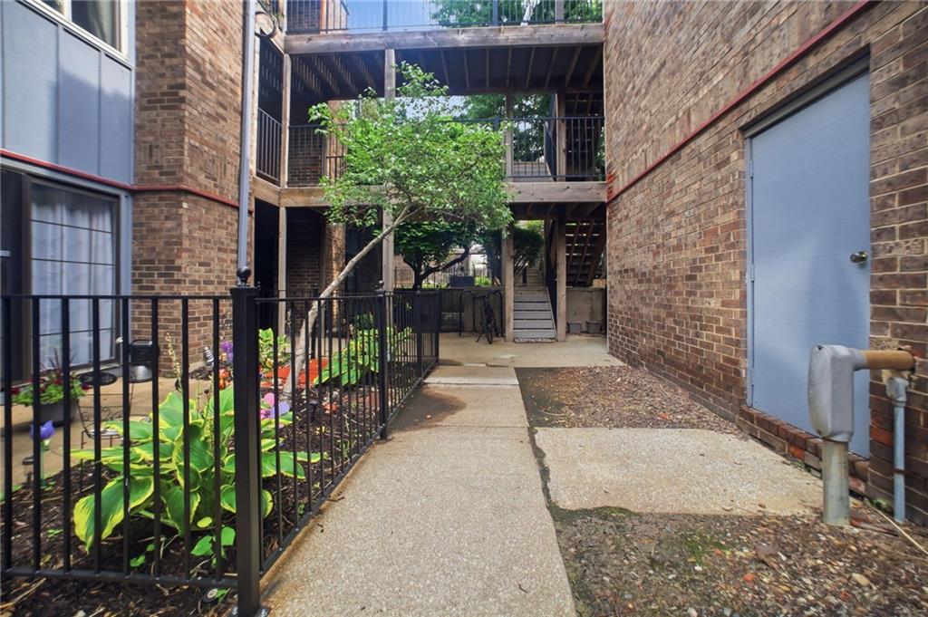 Photo of 104 E 41 Street #6
