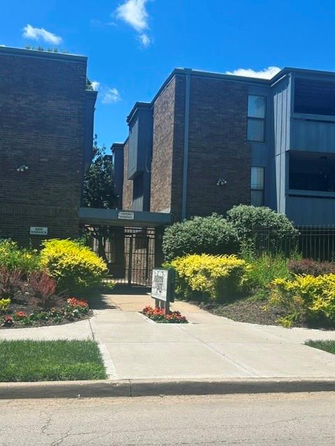 Photo 2 of 104 E 41 Street #6