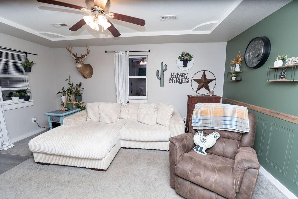 Photo 4 of 301 N Elm Street