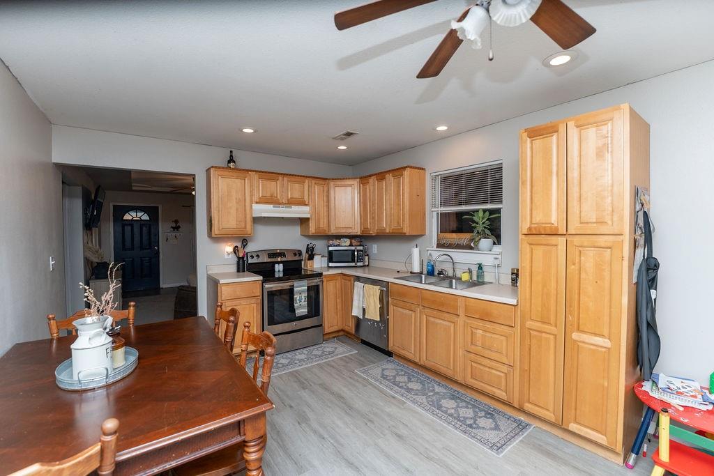 Photo 7 of 301 N Elm Street